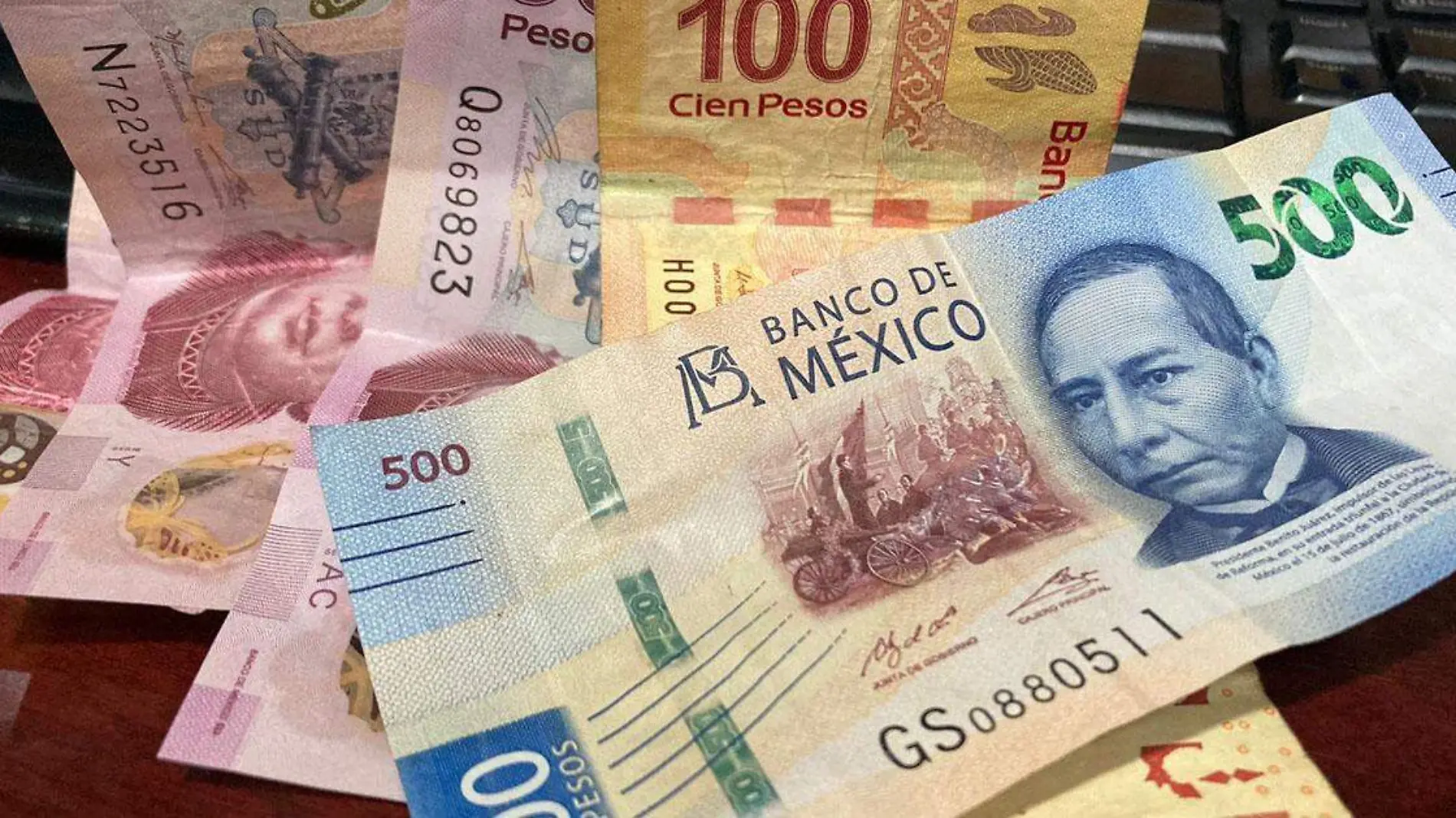 dinero para utilidades